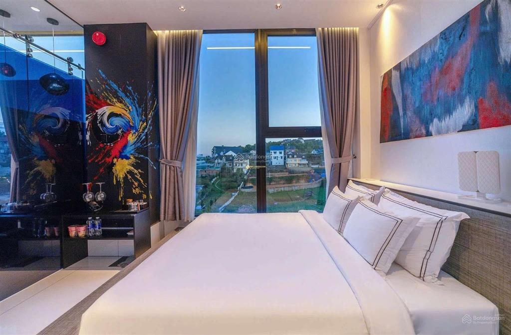 Khách sạn đang cho thuê 115tr/tháng  vừa ở vừa kinh doanh 6 tầng hoàn công view thoáng đẹp