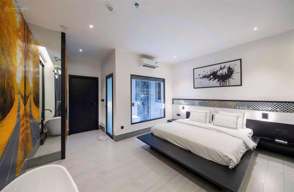 Khách sạn đang cho thuê 115tr/tháng  vừa ở vừa kinh doanh 6 tầng hoàn công view thoáng đẹp
