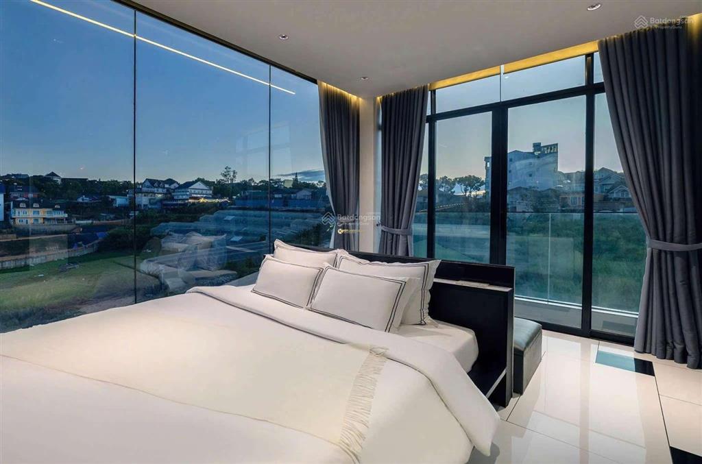 Khách sạn đang cho thuê 115tr/tháng  vừa ở vừa kinh doanh 6 tầng hoàn công view thoáng đẹp