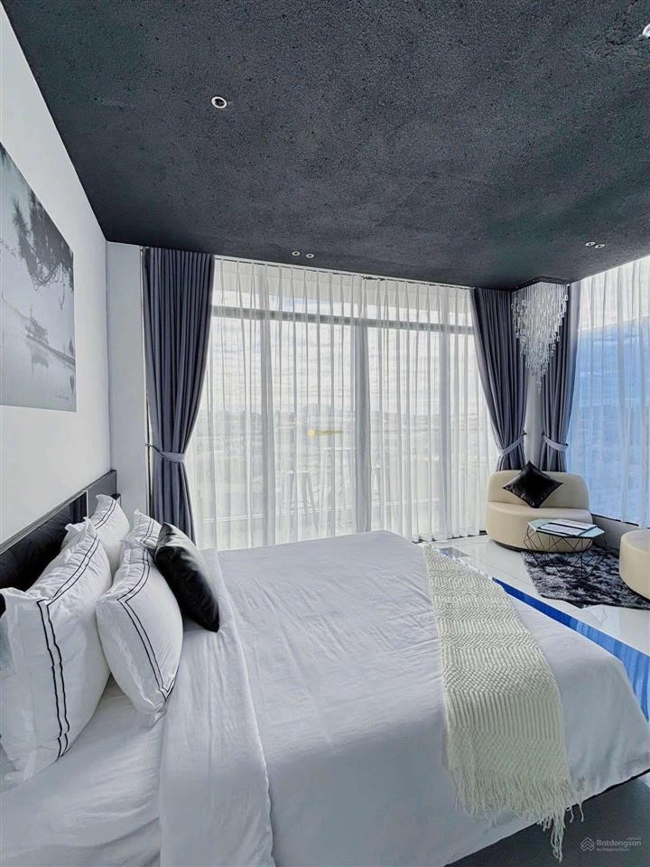 Khách sạn đang cho thuê 115tr/tháng  vừa ở vừa kinh doanh 6 tầng hoàn công view thoáng đẹp