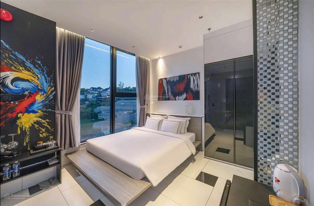 Khách sạn đang cho thuê 115tr/tháng  vừa ở vừa kinh doanh 6 tầng hoàn công view thoáng đẹp