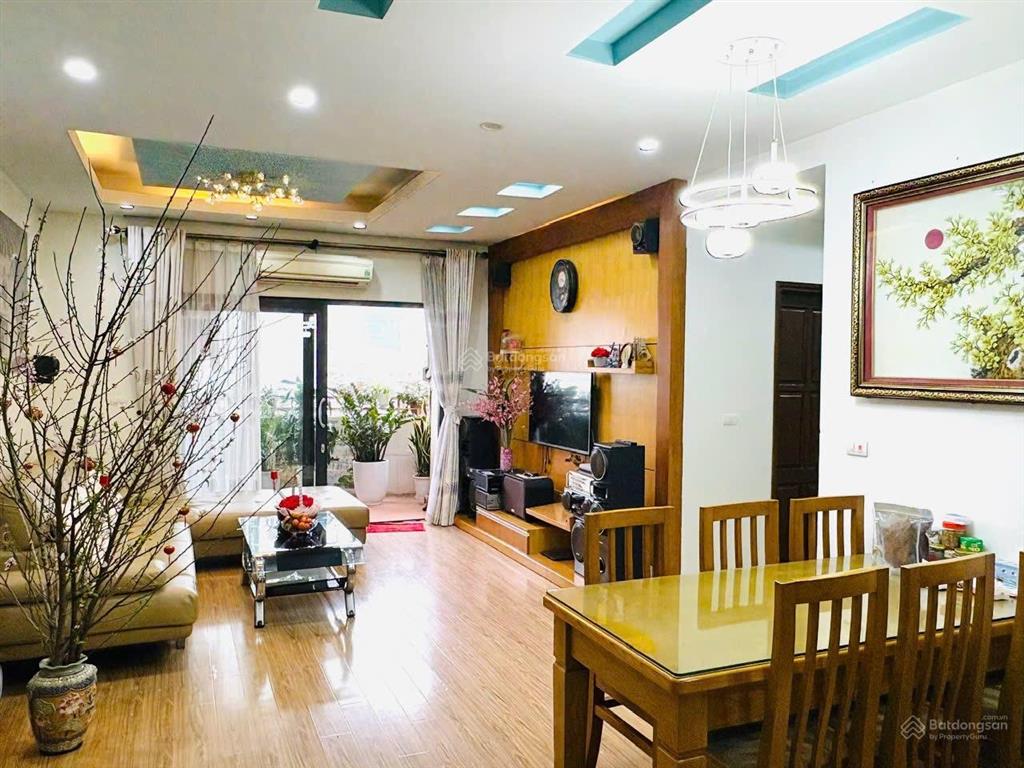 Bán căn hộ rẻ nhất khu vực, căn góc siêu đẹp view sân mỹ đình, 133m2, 3 ngủ, sẵn sổ giao dịch