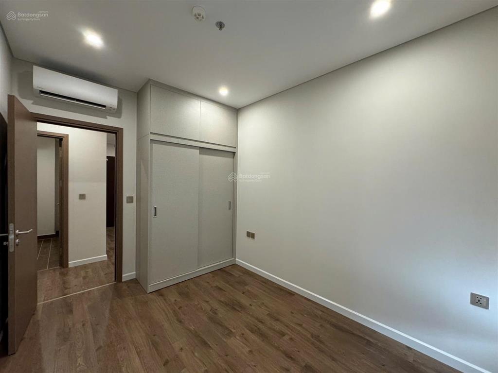 Chính chủ cho thuê căn góc 110m2, 3 ngủ full nội thất hoàng thành pearl, có xuất hoá đơn