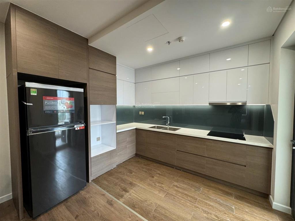 Chính chủ cho thuê căn góc 110m2, 3 ngủ full nội thất hoàng thành pearl, có xuất hoá đơn