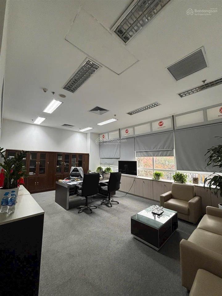 Chào bán ngay sàn văn phòng 1100m2, nguyên tầng, dòng tiền cho thuê 3.6 tỷ/năm, sổ đỏ chính chủ