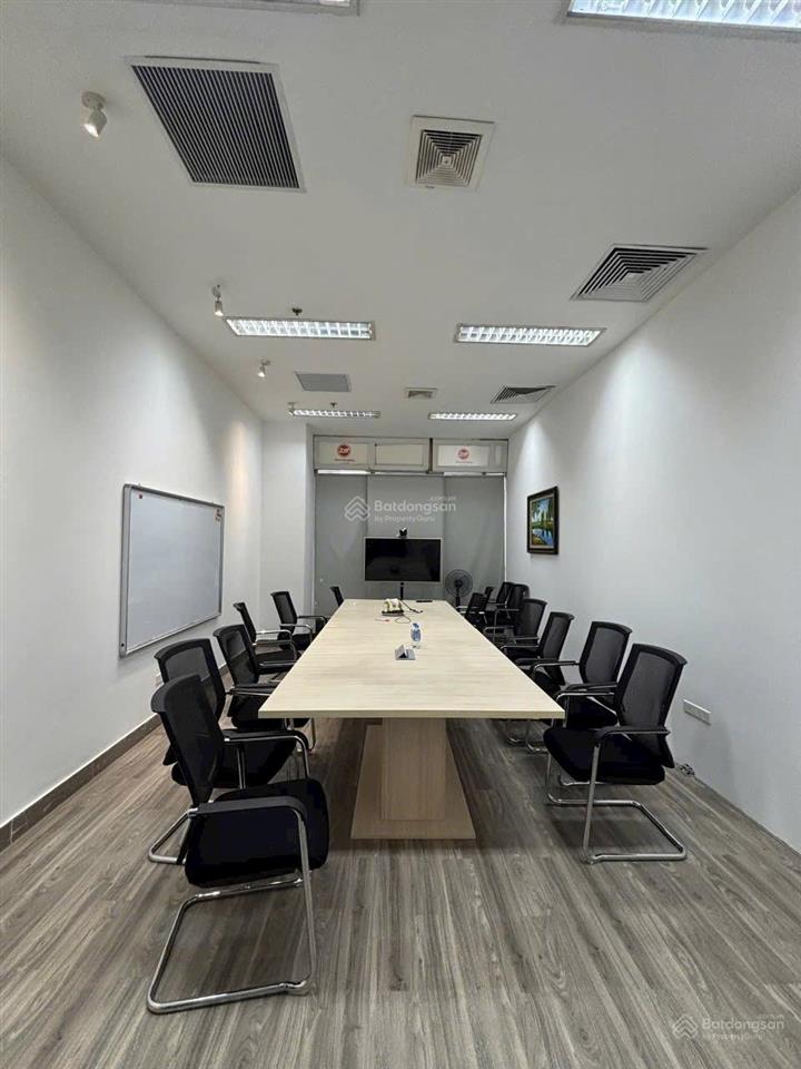 Chào bán ngay sàn văn phòng 1100m2, nguyên tầng, dòng tiền cho thuê 3.6 tỷ/năm, sổ đỏ chính chủ