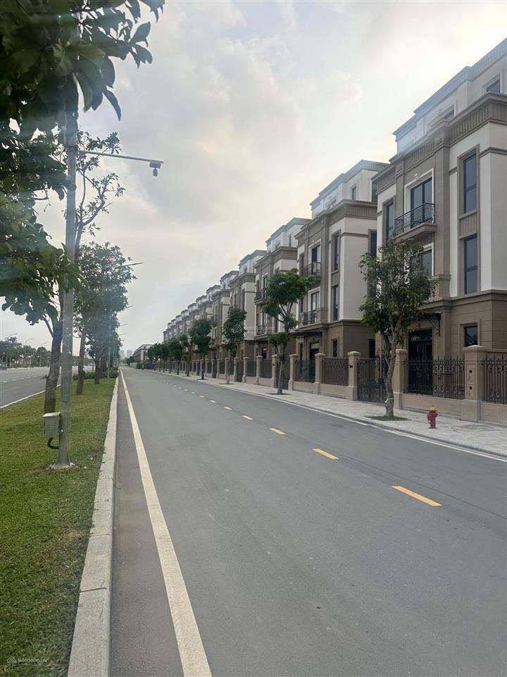 Bán biệt thự đơn lập vinhomes cổ loa, view hồ 32ha, lô góc, giá rẻ hơn thị trường 10 tỷ