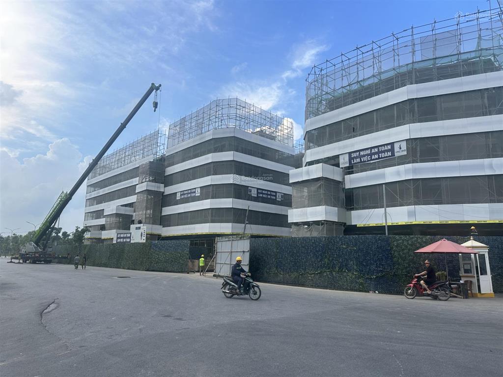 Cho thuê liền kề góc đường 25m, cạnh trung tâm ẩm thực + trường học, 140m2, giá chỉ 20 triệu