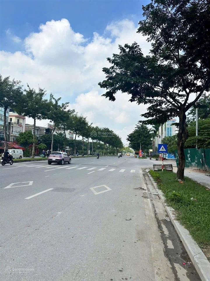 Cho thuê nhà mặt phố trịnh văn bô, tòa nhà 8 tầng, mặt tiền 12.5m, mặt đường 50m, cho thuê dài hạn