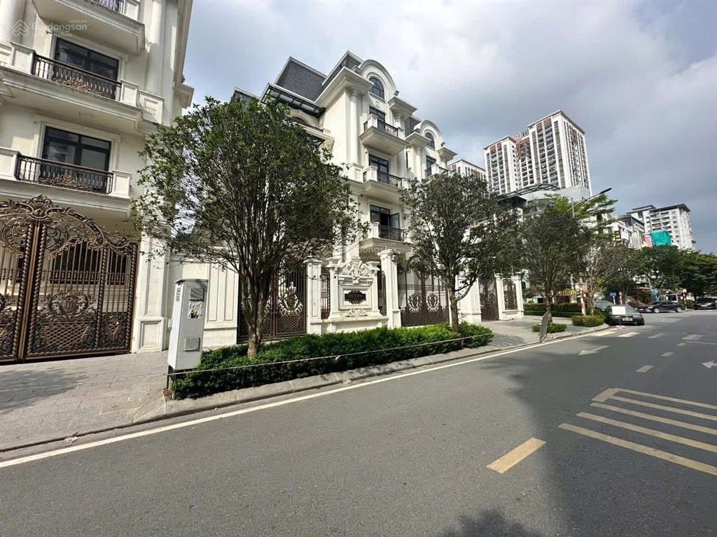 Suất ngoại giao biệt thự the zei, 267m2, 5.5 tầng, giá bán chỉ 8x tỷ, sẵn sổ đỏ