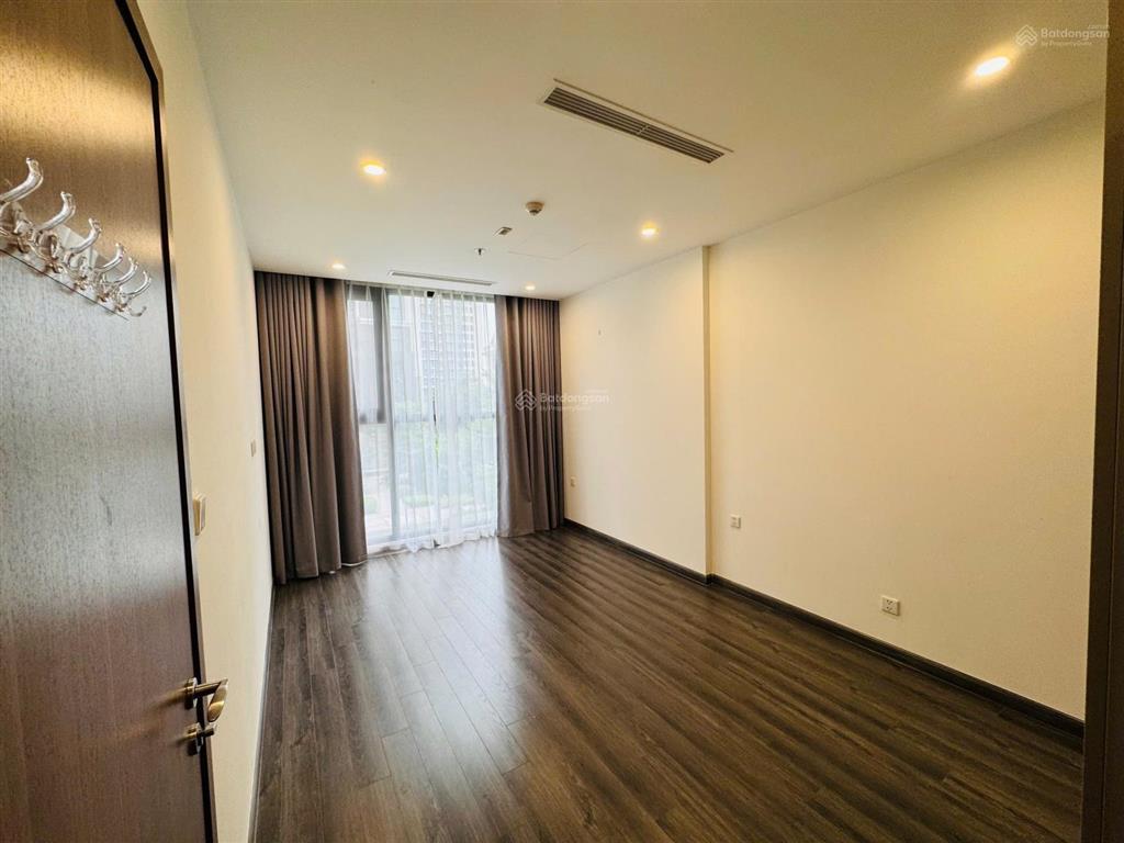 Chính chủ cho thuê 2 ngủ đồ cơ bản tầng 2 tòa tonkin 1, có thể vào luôn, xuất hoá đơn