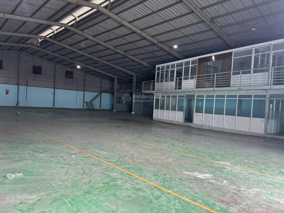 Cho thuê kho xưởng siêu vip 1.100m2 mặt tiền đường quốc lộ 1a, p. thới an, q12