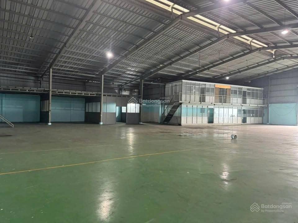 Cho thuê kho xưởng siêu vip 1.100m2 mặt tiền đường quốc lộ 1a, p. thới an, q12