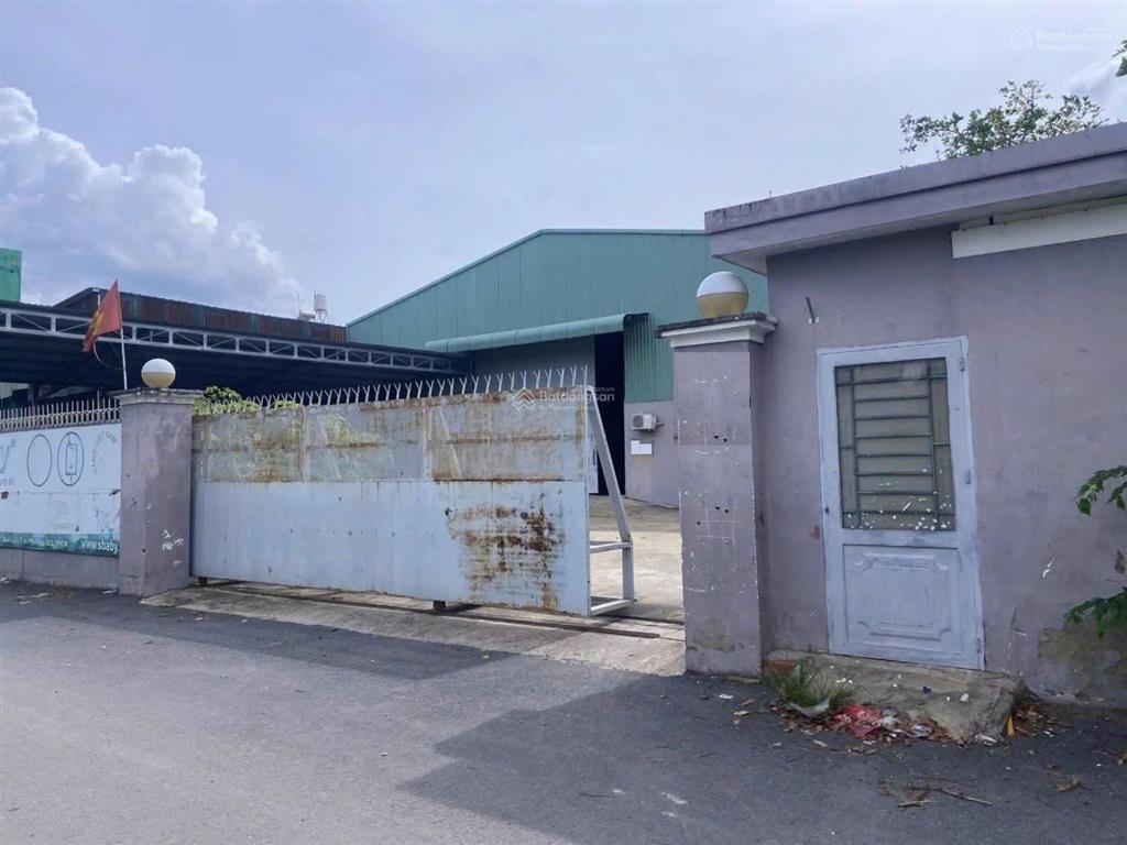 Cho thuê kho xưởng siêu rẻ 1.850m2 đường quốc lộ 1a, an phú đông, q12