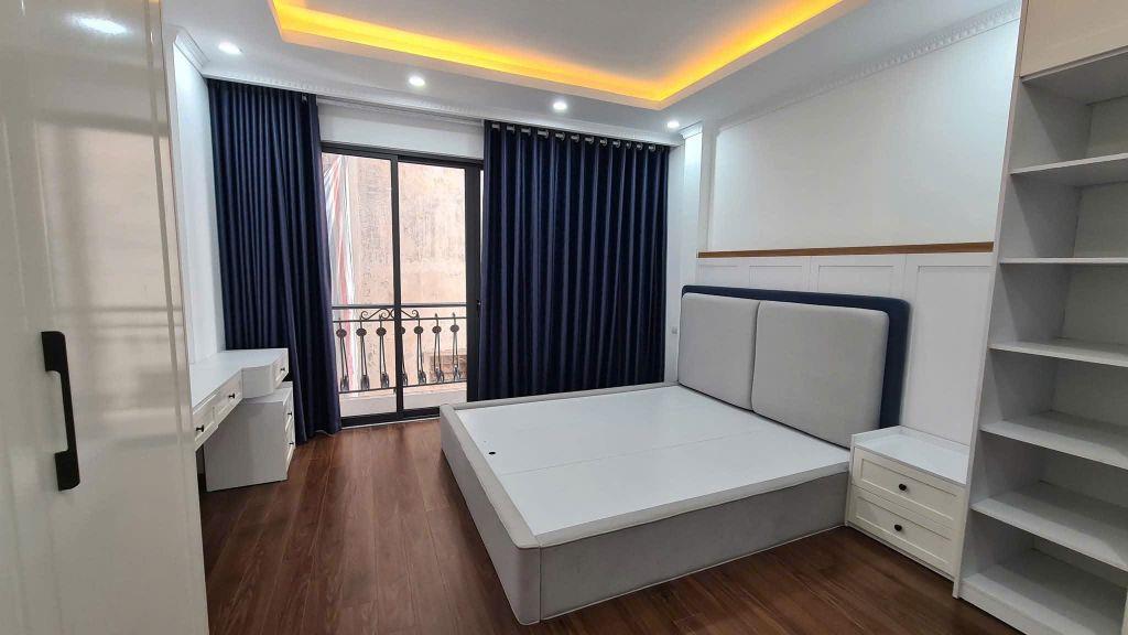   Chính chủ cho thuê nhà 40m*7 tầng, có thang máy ngõ 32 Phùng Khoang, gần ĐH Hà Nội giá 15tr