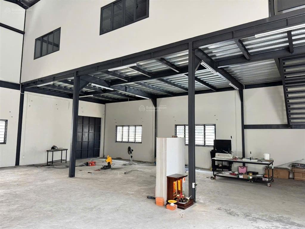 Cho thuê kho mới sát aeon bình tân. khuôn viên 323m2, có 3pn 3 máy lạnh, 2 wc