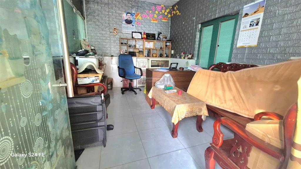 Cho thuê kho 500m2, đường tải 8 tấn có văn phòng bình tân