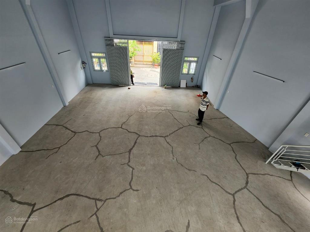 Cho thuê kho gần ngã 4 bốn xã, giáp tân phú 320m2 giá 25 triệu, kho đẹp, đường 8m
