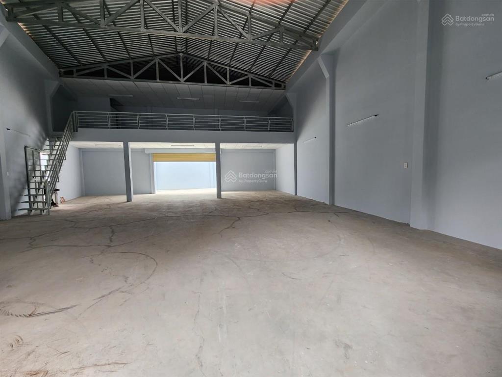 Cho thuê kho gần ngã 4 bốn xã, giáp tân phú 320m2 giá 25 triệu, kho đẹp, đường 8m