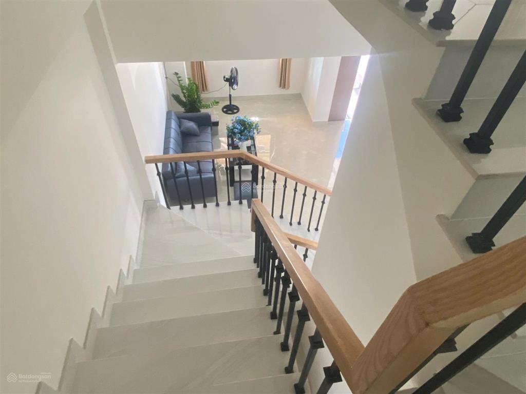 Cho thuê nhà nguyên căn sun casa central vsip ii 4pn giá chỉ 13.5 triệu ( bao phí ql), rẻ nhất khu