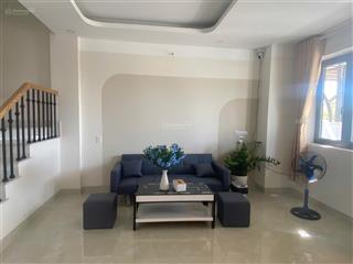 Cho thuê nhà nguyên căn sun casa central vsip ii 4pn giá chỉ 13.5 triệu ( bao phí ql), rẻ nhất khu