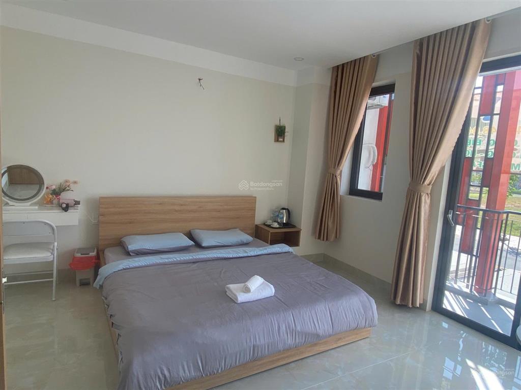 Cho thuê nhà nguyên căn sun casa central vsip ii 4pn giá chỉ 13.5 triệu ( bao phí ql), rẻ nhất khu