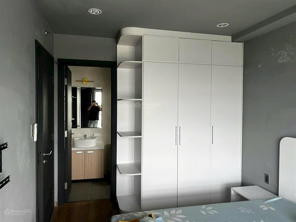 Cho thuê căn hộ the view 2pn, 2wc, 61m2, căn góc, giá 12 triệu  tầng cao