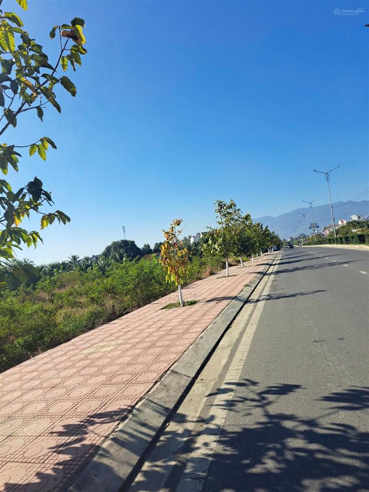 Mặt tiền đường 2/4  giá tốt nhất trong khu vực