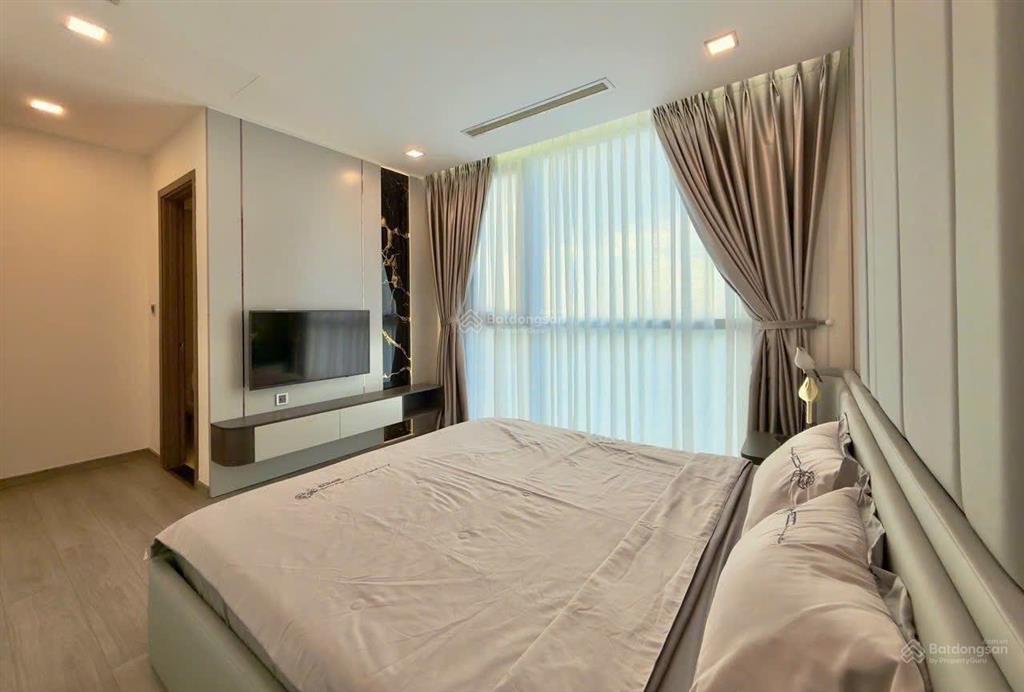 Bán lỗ 9,9 tỷ căn hộ 2 phòng ngủ park 7 vinhomes central park 90m2 có sổ hồng sẵn giá tốt