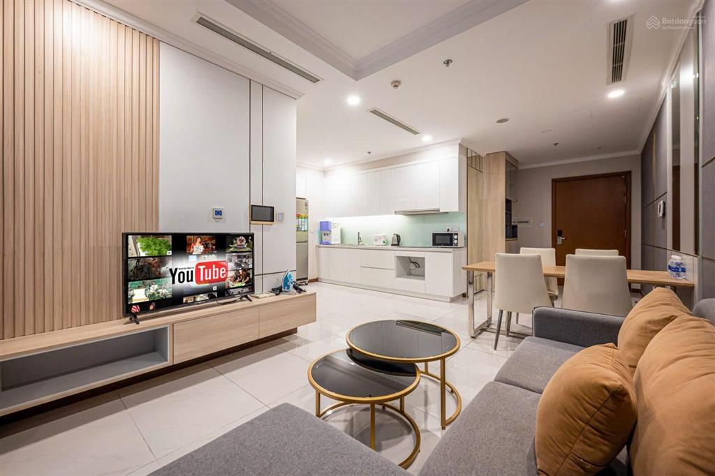 Ngộp ngân hàng cần bán gấp 2 phòng ngủ tòa landmark 6 vinhomes central park có sổ lâu dài giá tốt