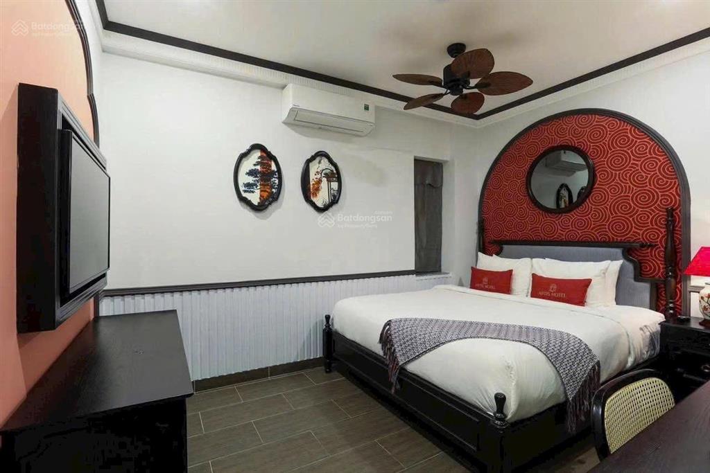 Bán khách sạn 2 mặt tiền đầu hoàng diệu, kiến trúc sang, thiết kế cao cấp, kinh doanh đỉnh