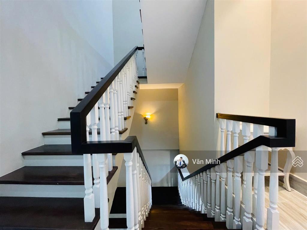 Bán nhà mới kqh mạc đĩnh chi, p. xuân hương, đà lạt  80m2, 4pn 5wc, full nội thất cao cấp