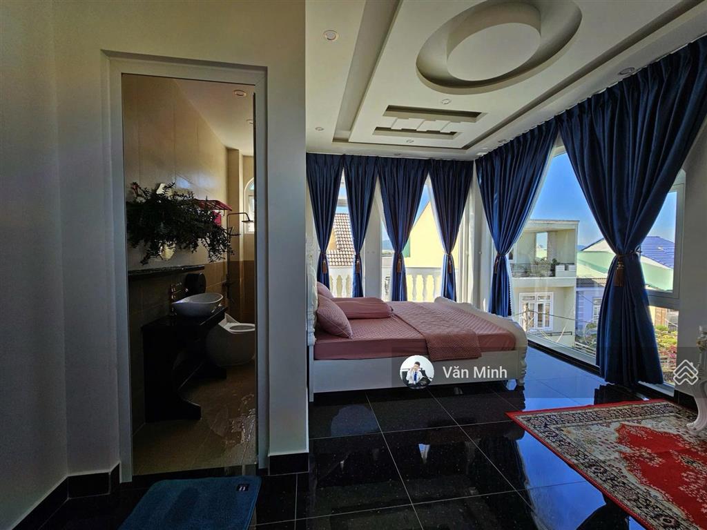 Villa cao cấp, mới xây, căn góc 2mt trung tâm đà lạt, ở nghỉ dưỡng kinh doanh đều hợp lý