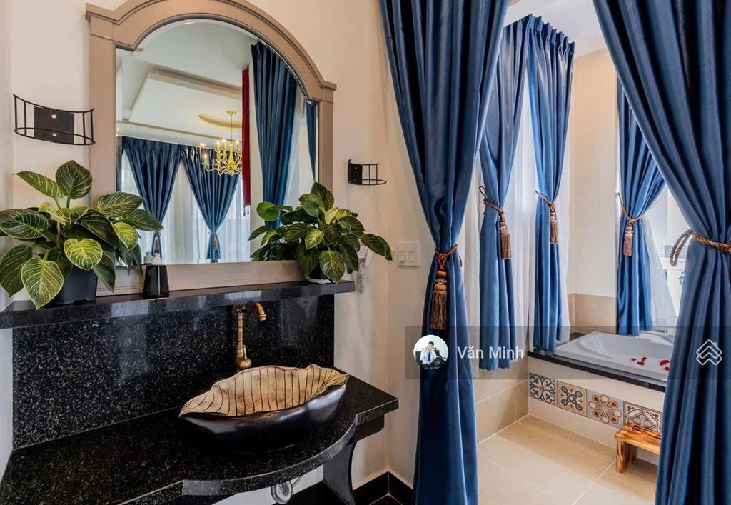 Villa cao cấp, mới xây, căn góc 2mt trung tâm đà lạt, ở nghỉ dưỡng kinh doanh đều hợp lý