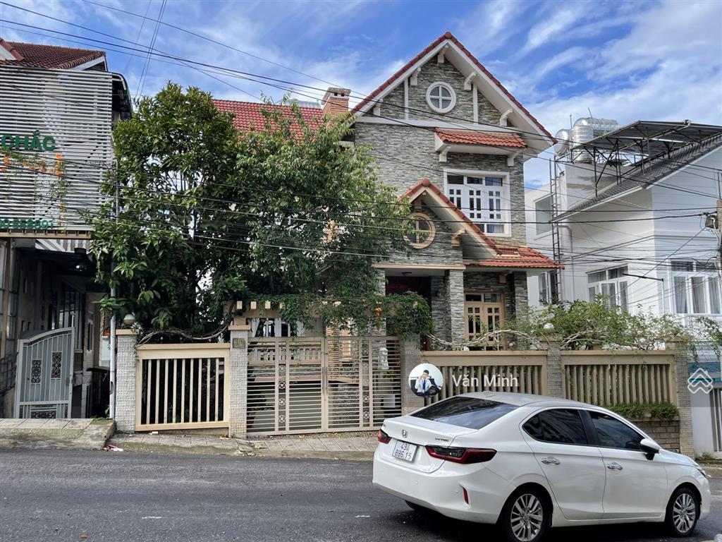 Villa 294m2 kqh yersin, 700m ra hồ xuân hương, 7pn, kiến trúc sang trọng, thi công cao cấp 30 tỷ