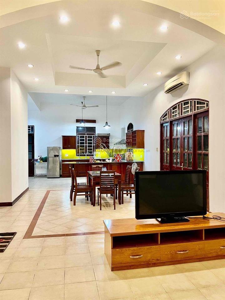 Chính chủ cần bán gấp nhà 2 mặt tiền ngay trường sơn, tân bình. diện tích 8x18m, 5 tầng giá 30 tỷ