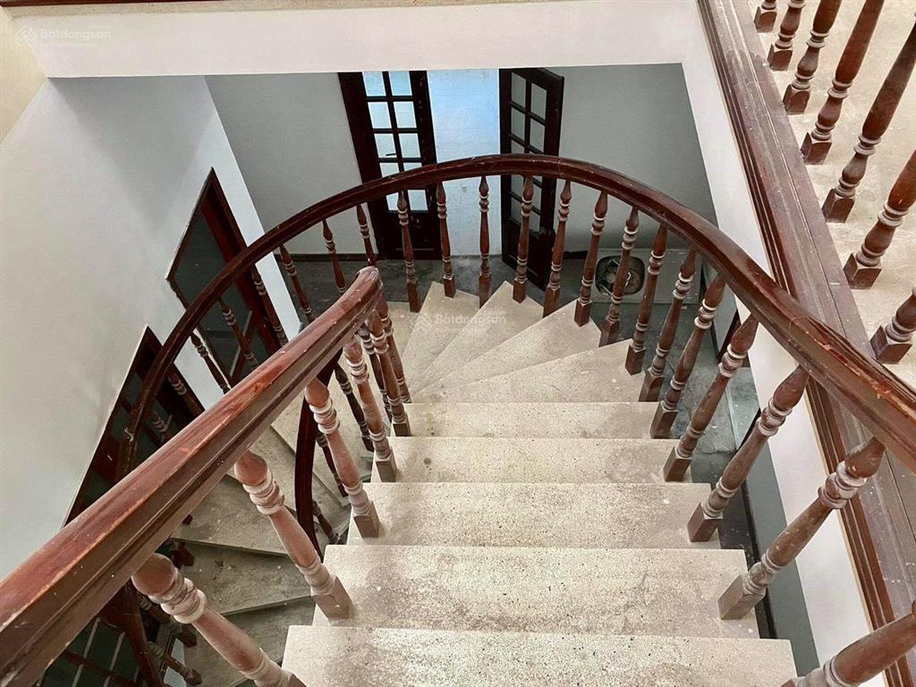 Chính chủ bán biệt thự ngay đường cửu long, tân bình. diện tích 7.2x20m, hầm 4 tầng giá 26.7 tỷ