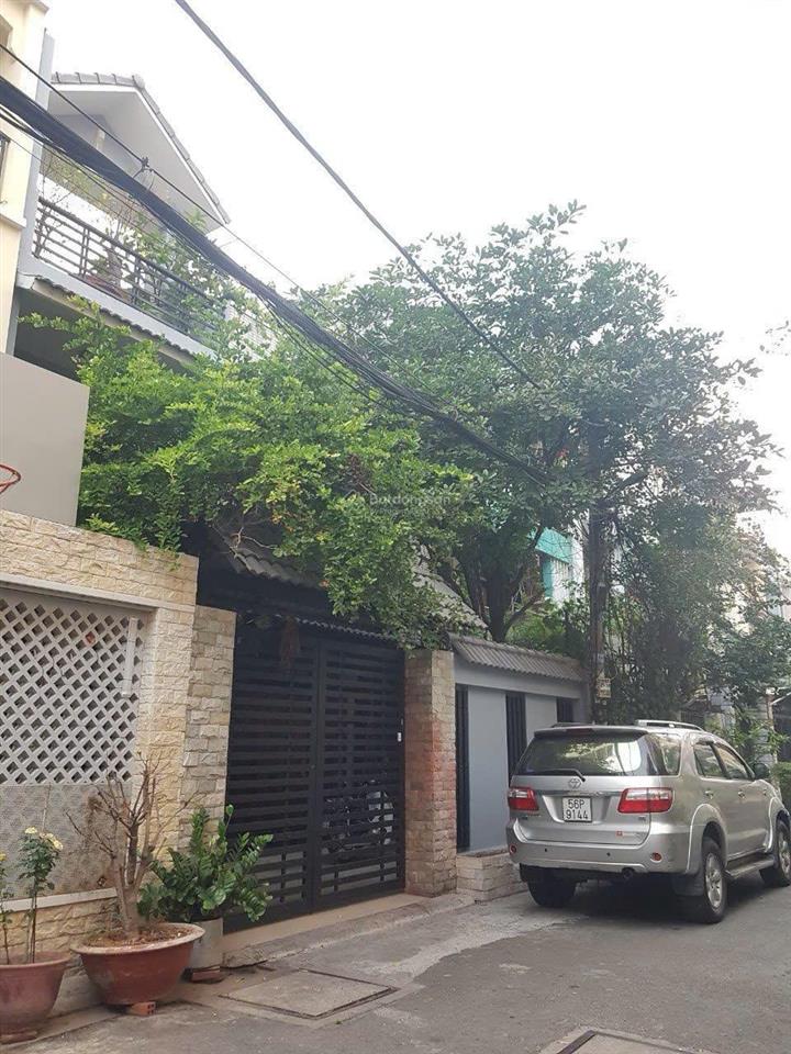 Chính chủ bán nhà biệt thự ngay đường lê văn sỹ, phường 10, q. phú nhuận. dt 8x23m 3 tầng giá 36 tỷ