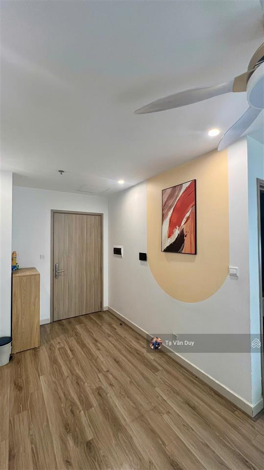 Chính chủ cho thuê căn 2pn2wc góc đông nam tòa s1.06, full đồ, vào ở ngay
