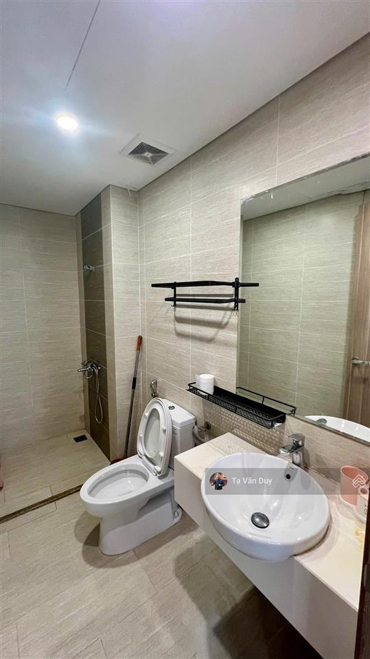 Chính chủ cho thuê căn 2pn2wc góc đông nam tòa s1.06, full đồ, vào ở ngay