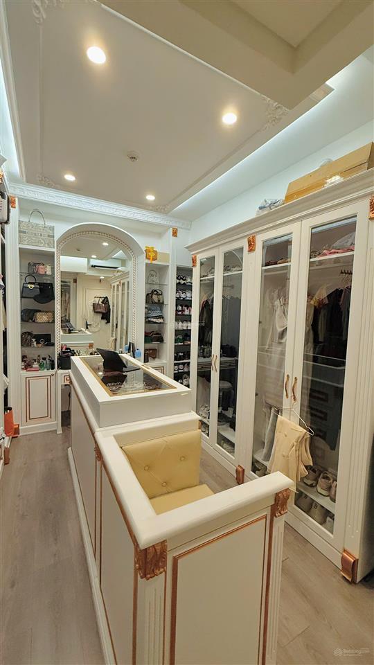 Chính chủ bán căn 3 phòng ngủ, view hồ bơi dự án khu diamond centery, full nội thất cao cấp, ở ngay
