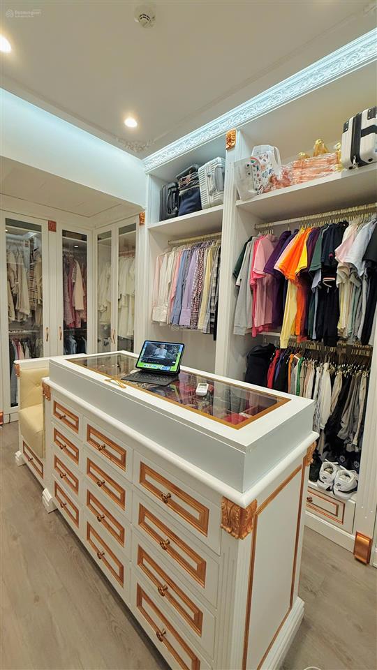 Chính chủ bán căn 3 phòng ngủ, view hồ bơi dự án khu diamond centery, full nội thất cao cấp, ở ngay