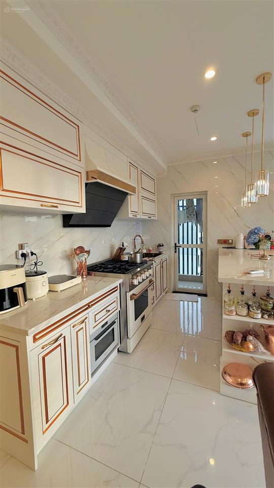 Chính chủ bán căn 3 phòng ngủ, view hồ bơi dự án khu diamond centery, full nội thất cao cấp, ở ngay