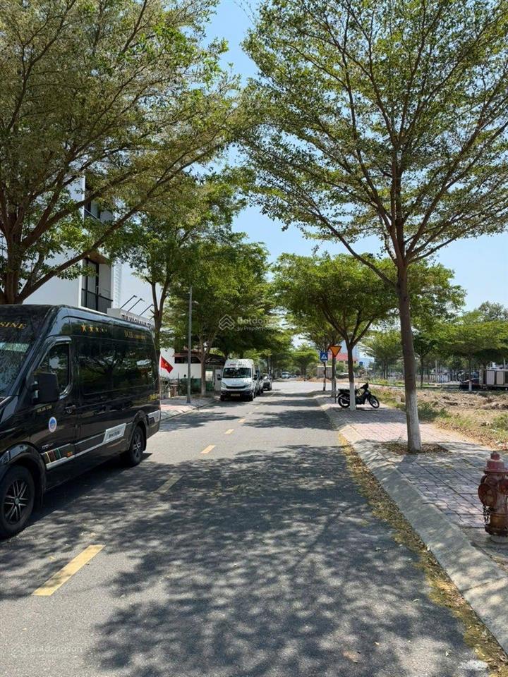 Hàng hiếm mipeco lô góc kinh doanh đối diện trục shophouse