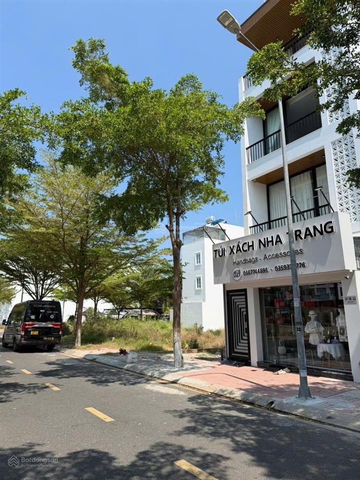 Hàng hiếm mipeco lô góc kinh doanh đối diện trục shophouse