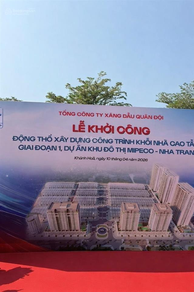 Bán cặp đất nền đường số 2  đối diện trung tâm thương mại kđt mipeco nha trang