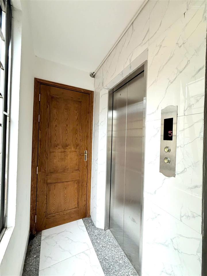 Mặt phố cổ ba đình, 6t thang máy 75m2 mt5m 52 tỷ