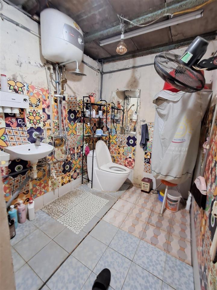 Bán căn tập thể tầng 1 kinh doanh, 60m2 phố hàng bún ba đình, 2n 1k 5.2 tỷ