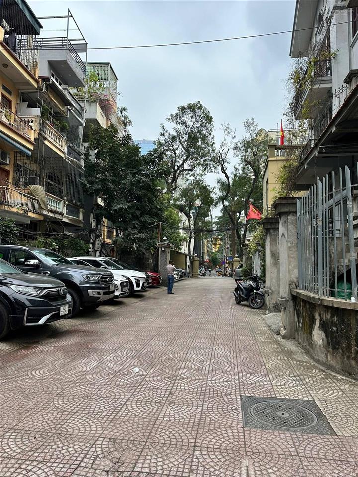 Phân lô ô tô tránh ba đình, 81m2 mt4.8m 33 tỷ