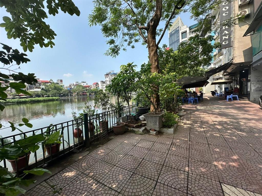 Nhà soi bóng hồ đầm tròn trước nhà ô tô tránh, 93m2 mt8.1m 45 tỷ